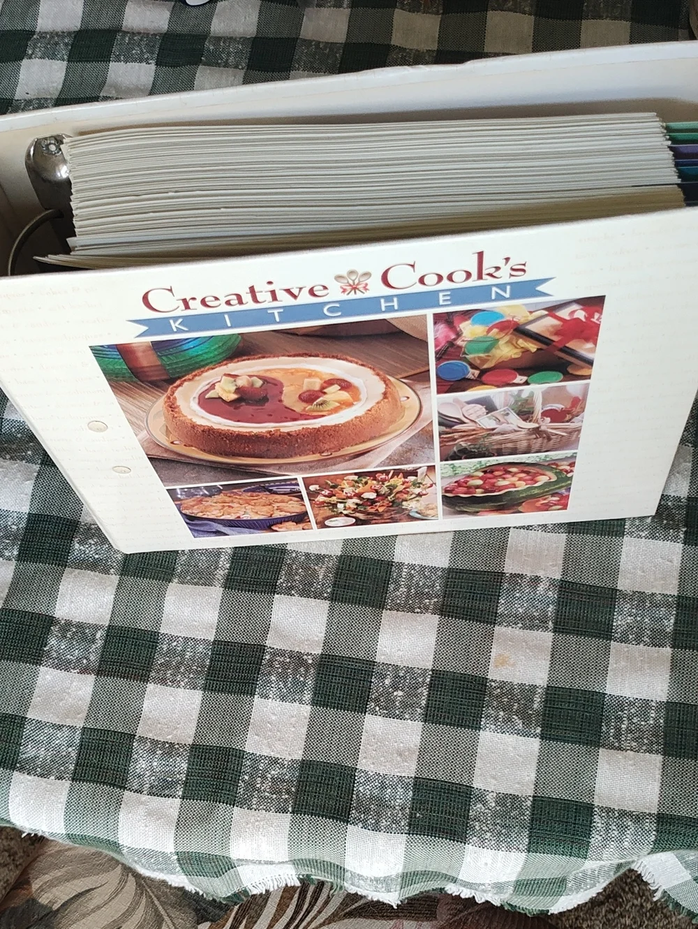 COOKBOOK: CREATIVE COOKS KITCHEN